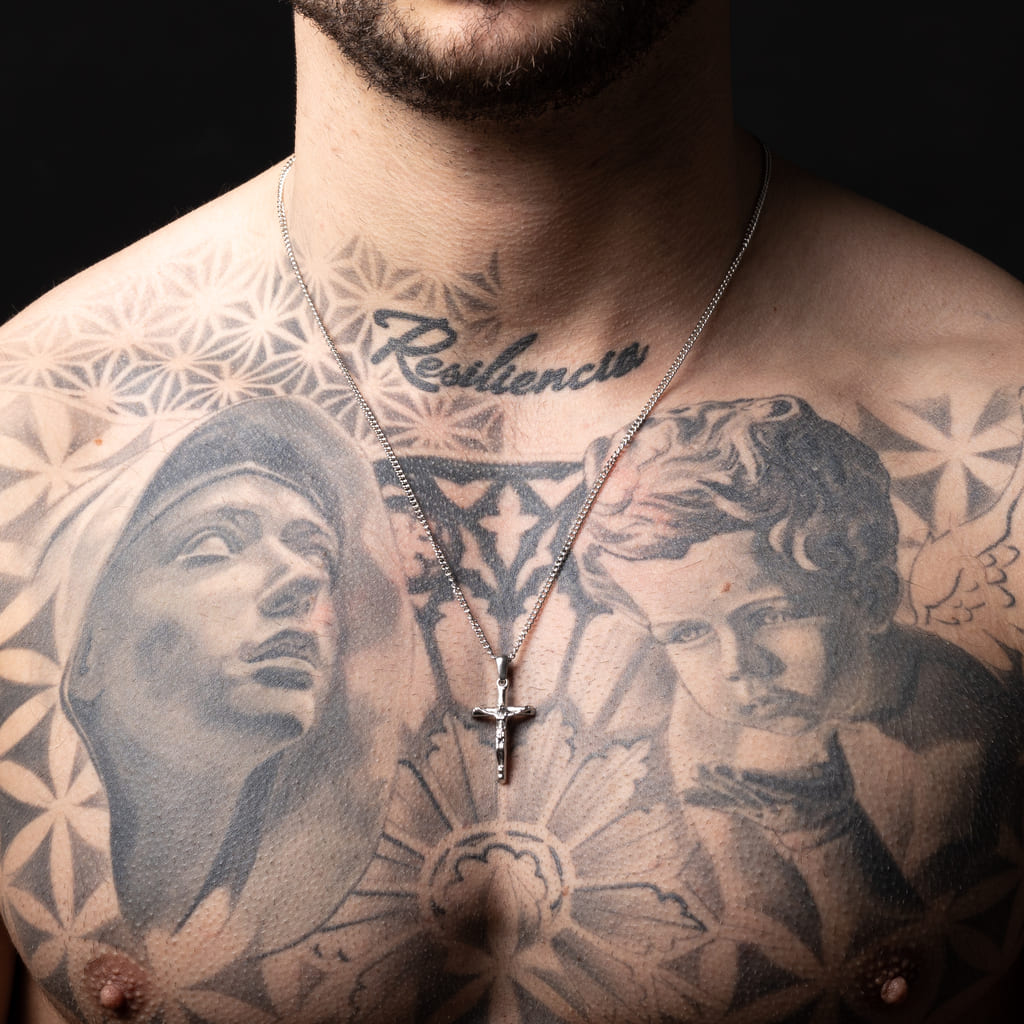 Colgante Diavlo Cruz Oro Blanco 18K