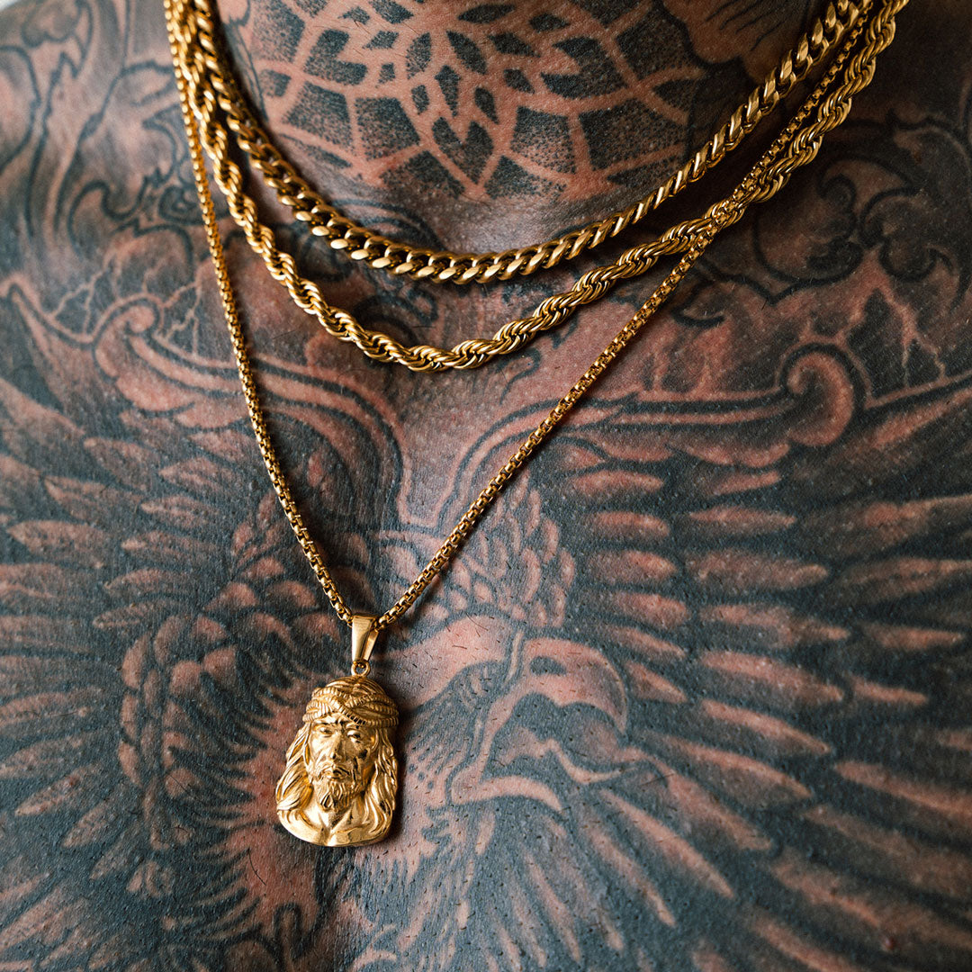 Diavlo Compass Gold Pendant