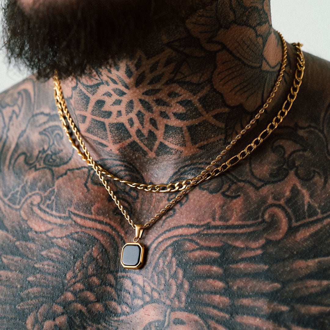 Diavlo Compass Gold Pendant