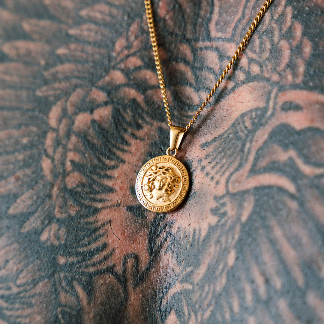 Diavlo Compass Gold Pendant
